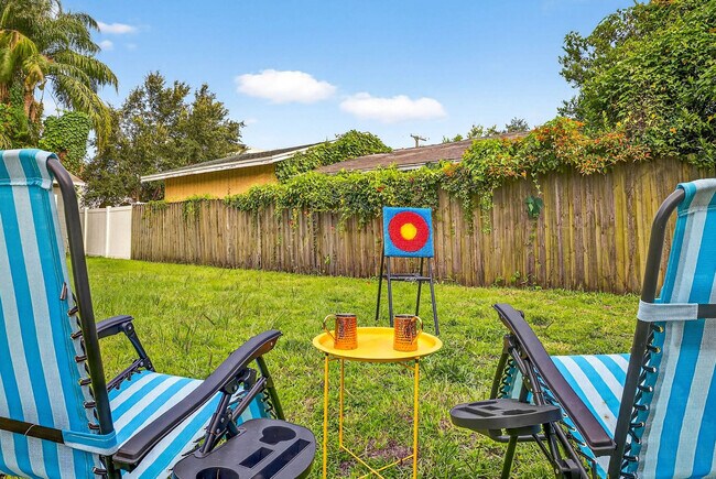 Building Photo - 5901 N Ola Ave