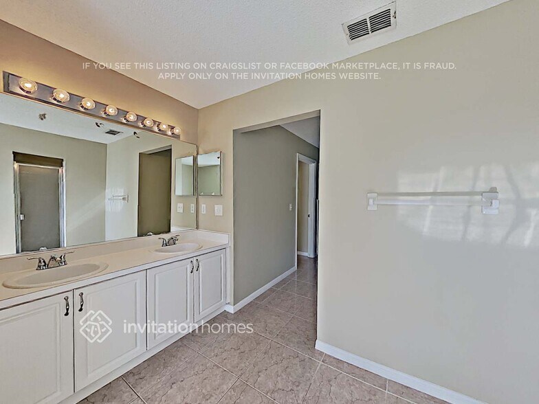 Building Photo - 7964 Glenbrooke Ln