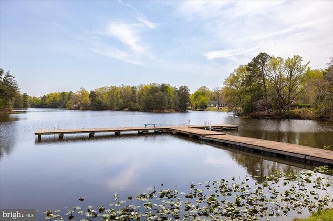 Building Photo - 703 Mattox Ave