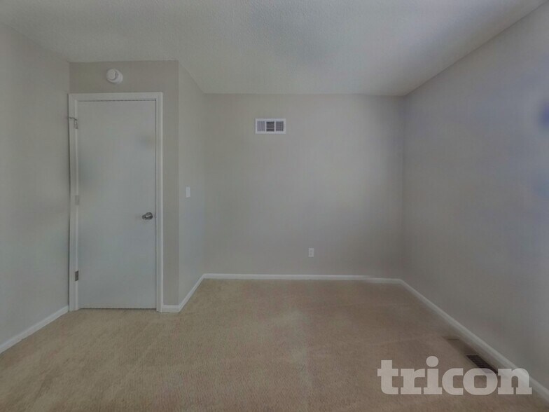 Building Photo - 1928 E Stratford Rd