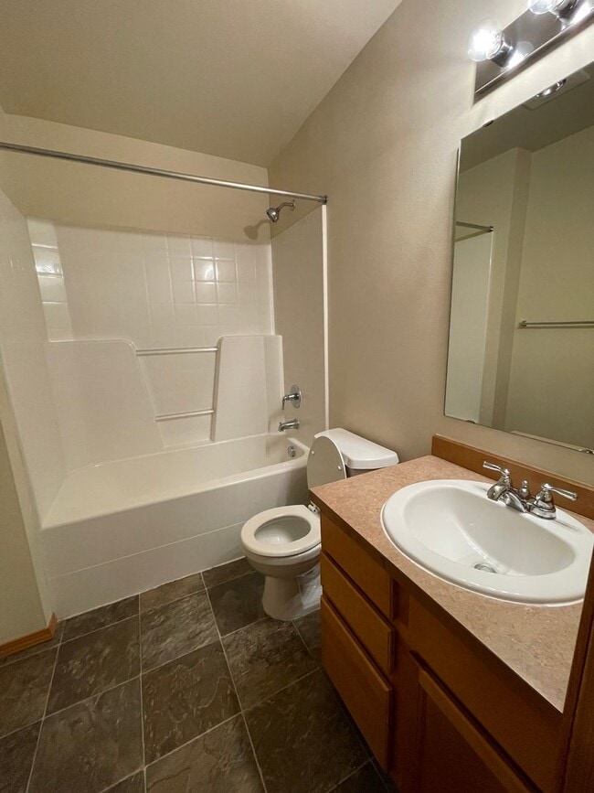 Building Photo - Beautiful Spacious 4 Bedroom 2.75 Bathroom Home in Quiet Coupeville Neighborhood!