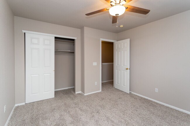 Building Photo - Beautiful 4-bedroom 3-bath located in Stetson Hills!