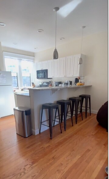 Building Photo - 1999 Commonwealth Ave