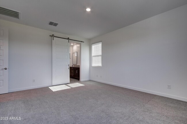 Building Photo - 1087 E Chapman Dr