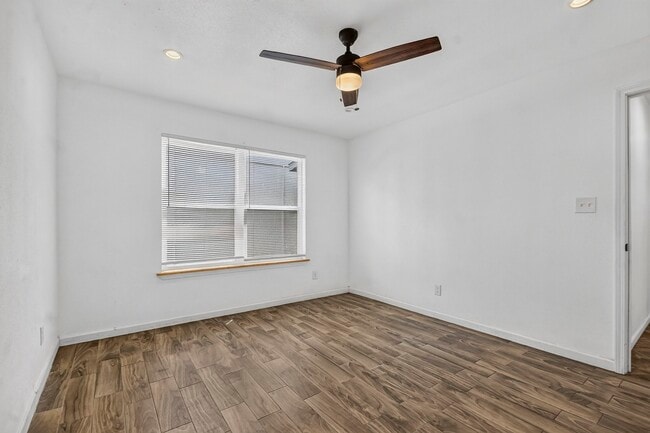 Building Photo - 4530 Stanford Ct