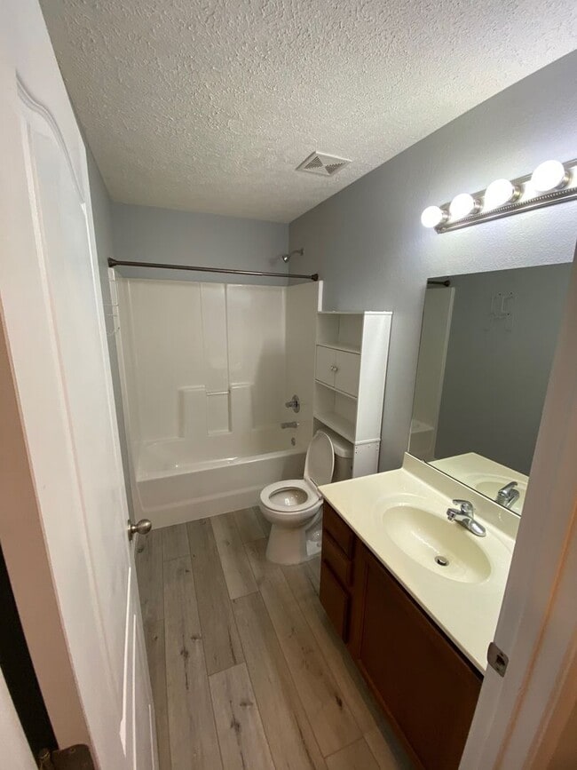 Building Photo - Updated, 4 Bedroom, Split Level Home