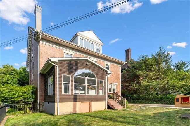Building Photo - 1084 Shady Ave
