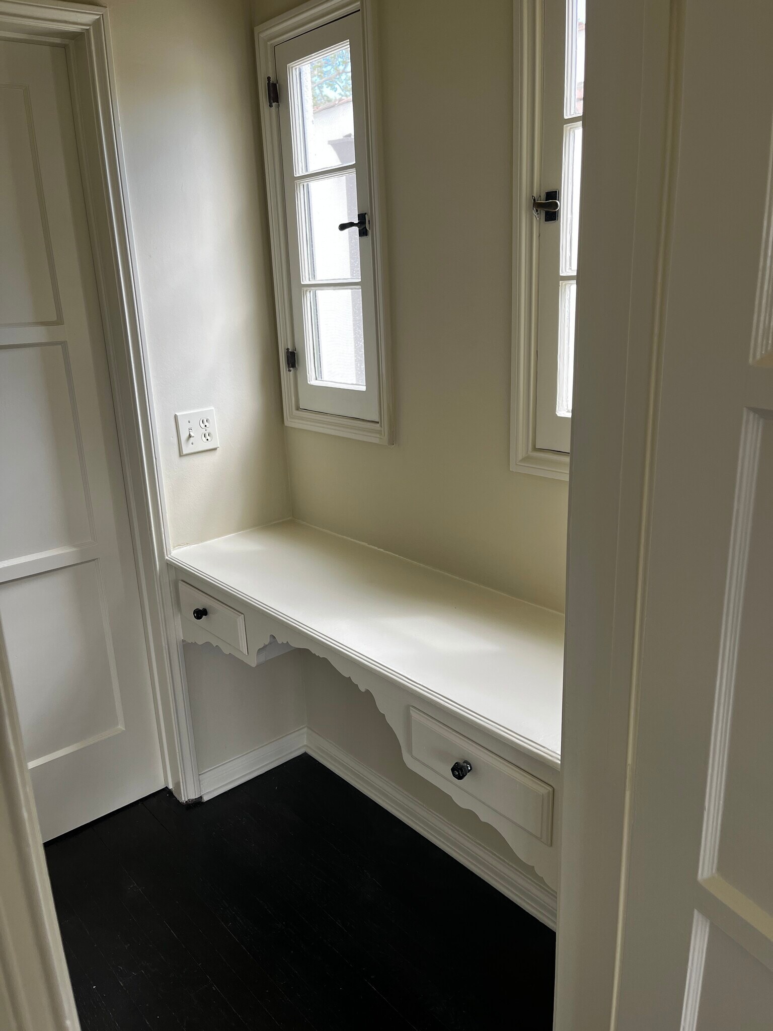 Building Photo - 189 S Martel Ave