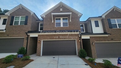 Building Photo - 450 Laurelwood Ln
