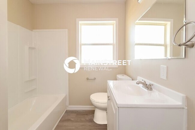 Building Photo - 3 Bedroom Pet-Friendly Home in Pleasant Gr...