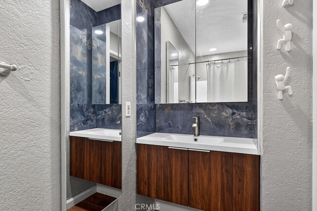 Building Photo - 2820 N Arcadia Ct