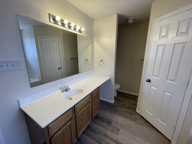 Building Photo - 1605 Kirby Ave