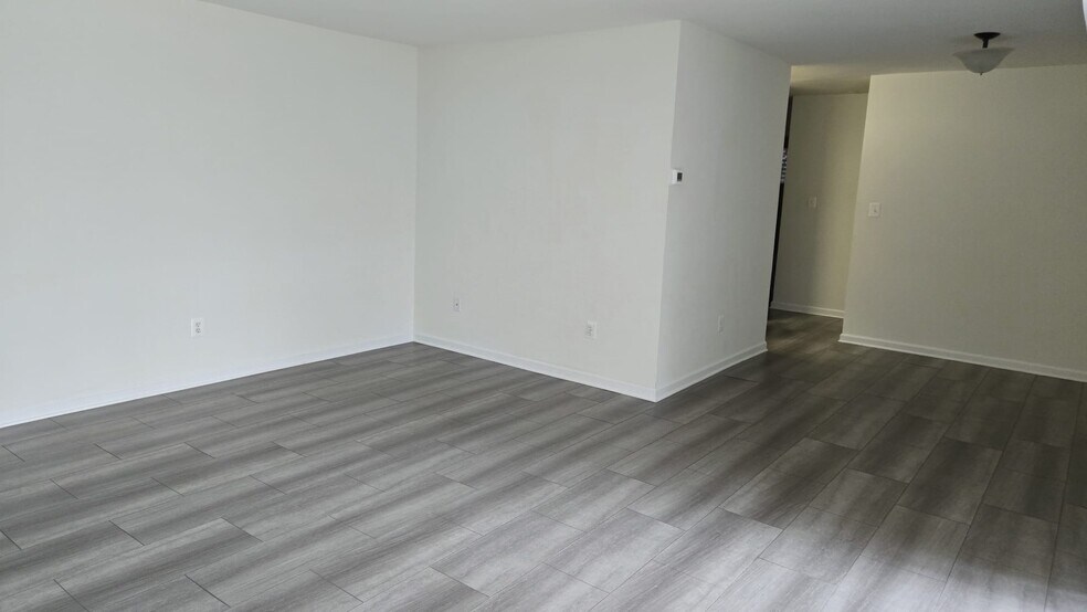 Open area - 7505 Riverdale Rd