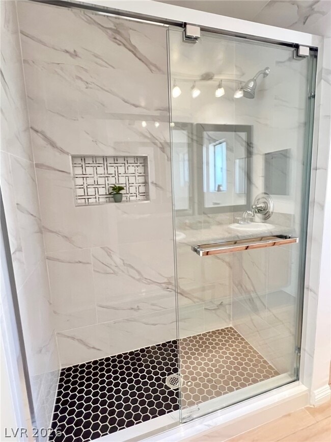 Building Photo - 428 S Beaumont St