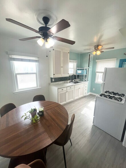 Kitchen - 666 Quincy Ave