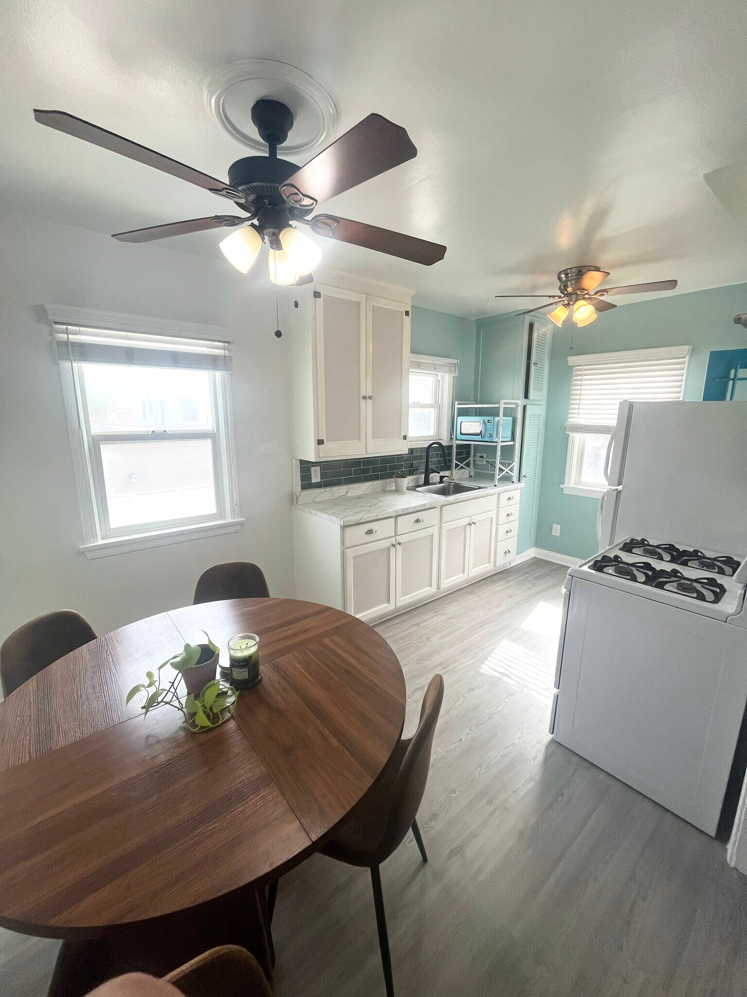 Building Photo - 666 Quincy Ave