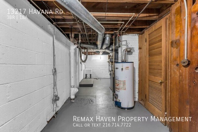 Building Photo - 13217 Havana Rd, Garfield Hts - Spacious 3...