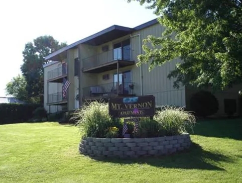 Primary Photo - 5210 W Seneca St.