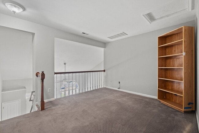 Building Photo - Open floor plan with 2 primary suites. Ava...