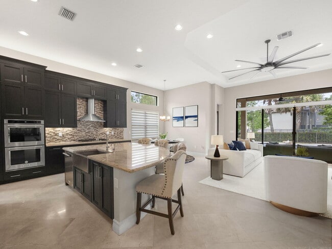 Building Photo - 9931 Bozzano Dr