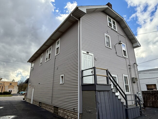 Building Photo - 943 W Galena Blvd