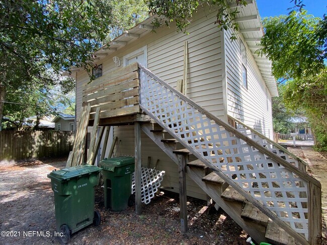 Building Photo - 138 Oneida St
