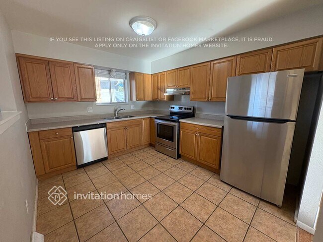 Building Photo - 10240 Benton St