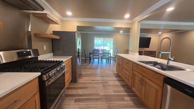 Building Photo - Remodeled  3-bedroom 2 bath Home in Fayett...