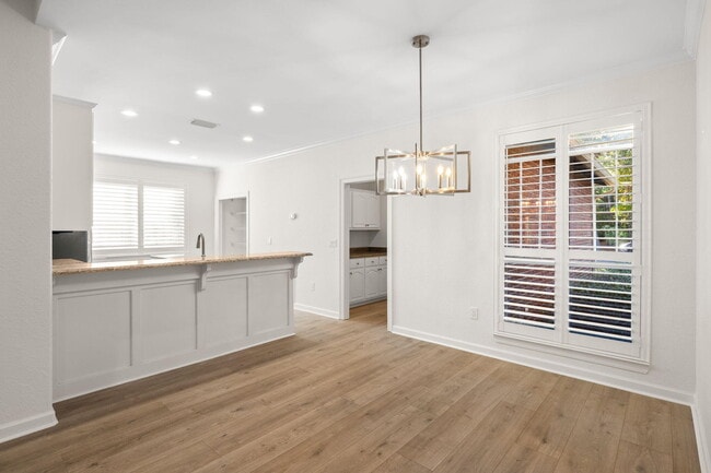 Building Photo - 255 Cll Escada