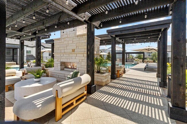 Building Photo - 1664 Hillside Terrace