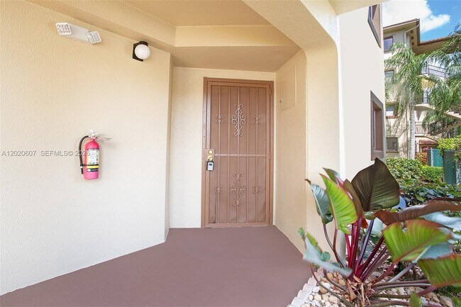 Building Photo - 900 SW 142nd Ave