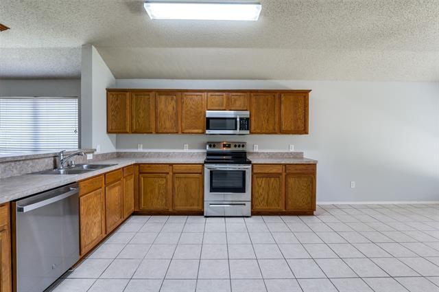 Building Photo - 9936 Carter Dr