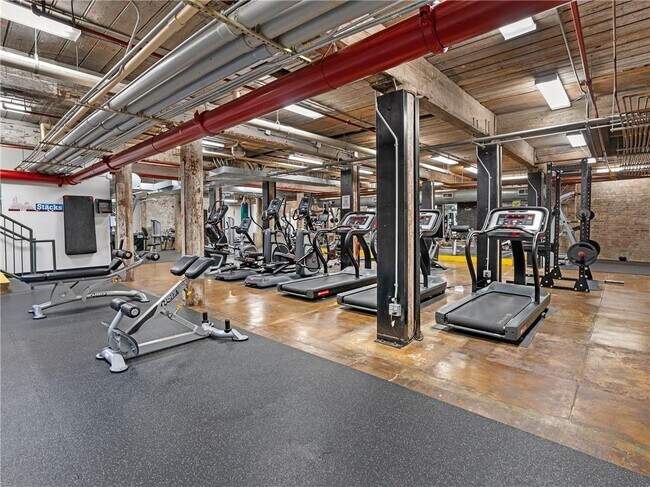 Building Photo - 170 Boulevard NE