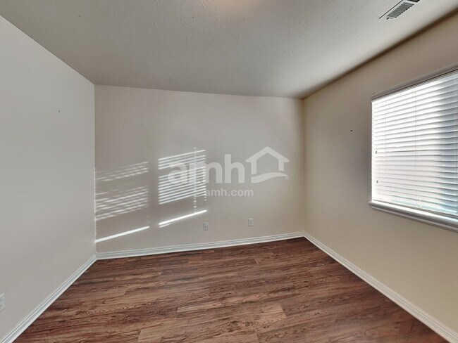 Building Photo - 196 Sam Gates Rd