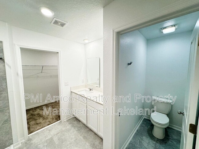 Building Photo - 645 Bell Prairie Cir