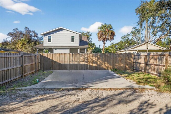 Building Photo - 115 E Broad St