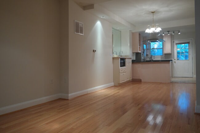 Building Photo - Charming 2 Bedroom/1 Bathroom Townhome in Washington Village, MD!