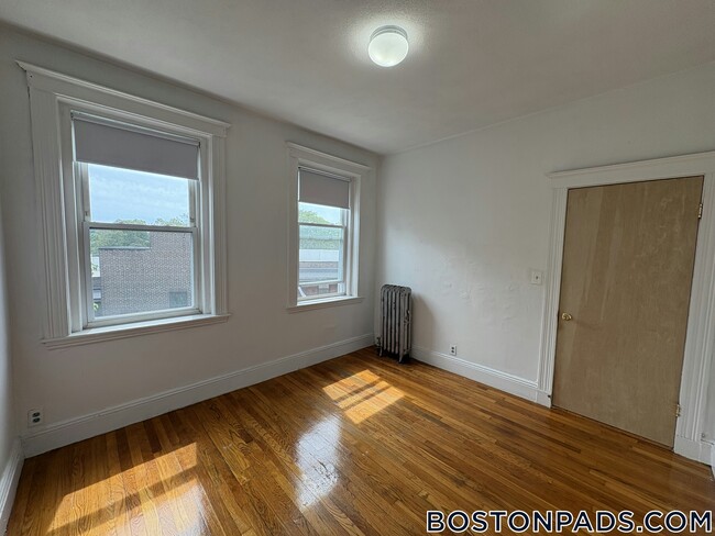 Building Photo - 9 Egremont Rd