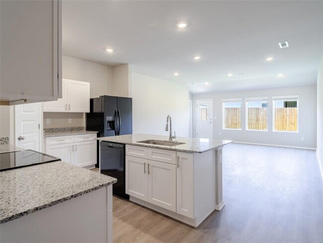 Building Photo - 6507 NW Gregory St