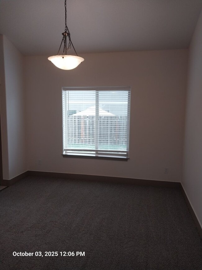 Building Photo - 1116 SE Millright Ave