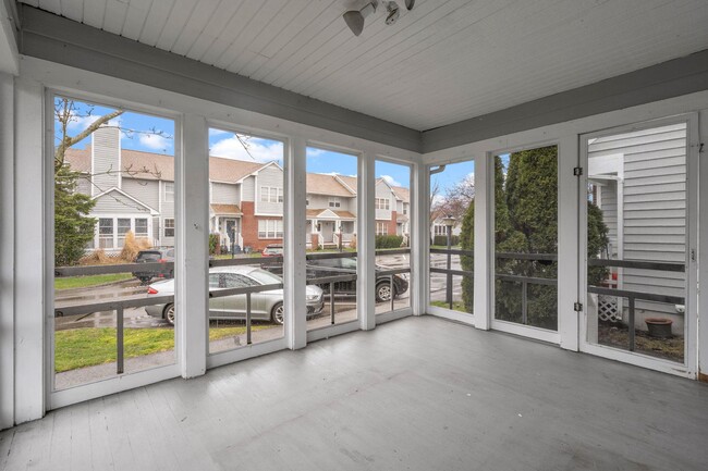 Building Photo - 13 Taconic St