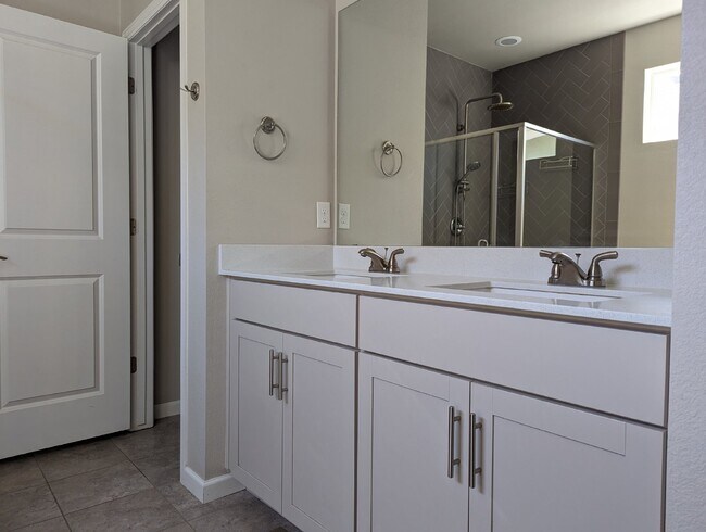 Building Photo - COMING SOON FIRST WEEK OF JUNE! Super SW Longmont location!