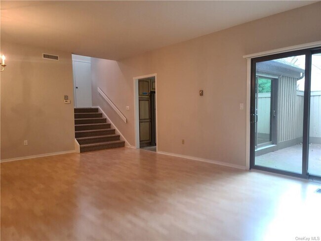 Building Photo - 384 Heritage Hills