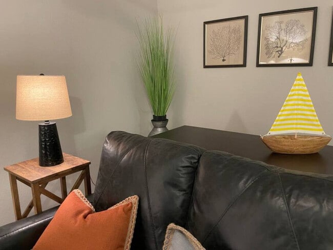 Building Photo - 3500 Clover Rd