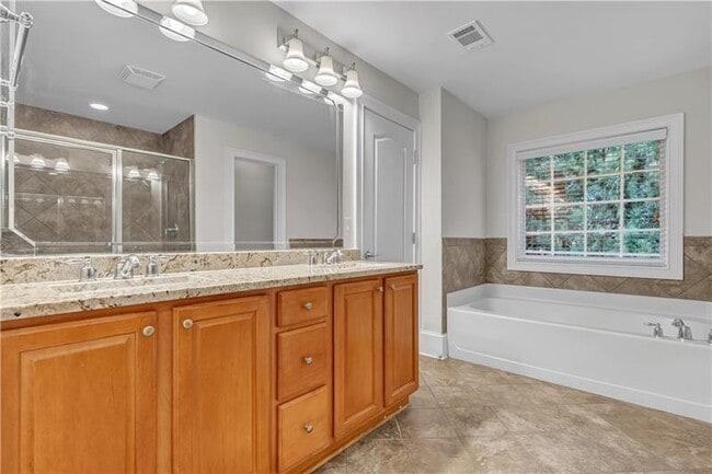 Building Photo - 2762 Durham Dr NE