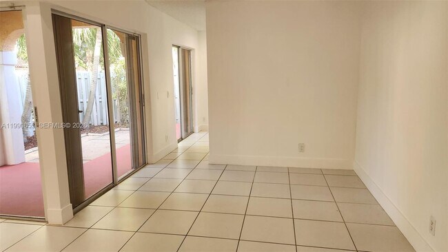 Building Photo - 1365 Springside Dr