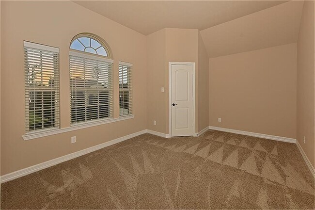 Building Photo - 126 Hearthshire Cir