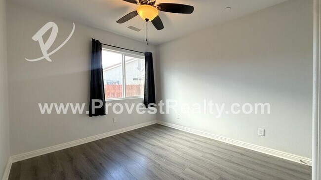 Building Photo - 11085 Live Oak Ln