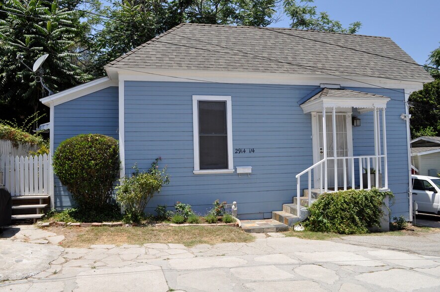 Building Photo - 2914 1/4 Rowena Ave