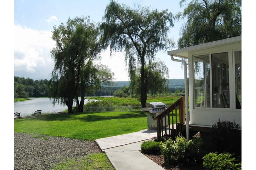 Waterfront location - 2820 NY-28